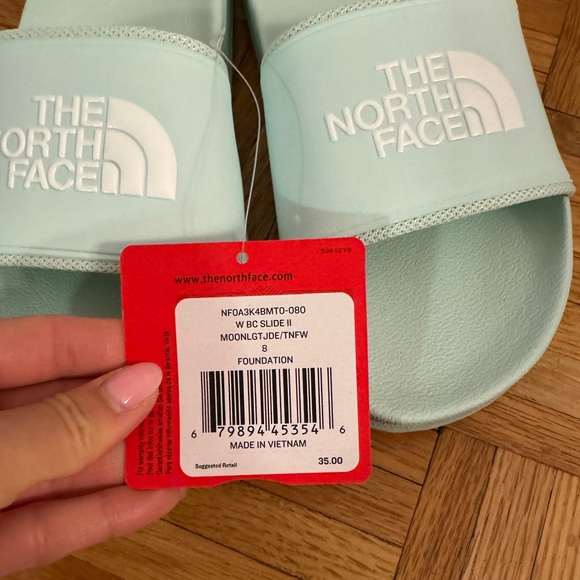 NWT mint green north face women slides size 8 - Picture 2 of 4